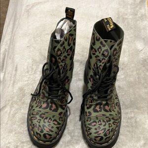 Dr. Martens Women's Distorted Leopard Sinclair Khaki Green Boots